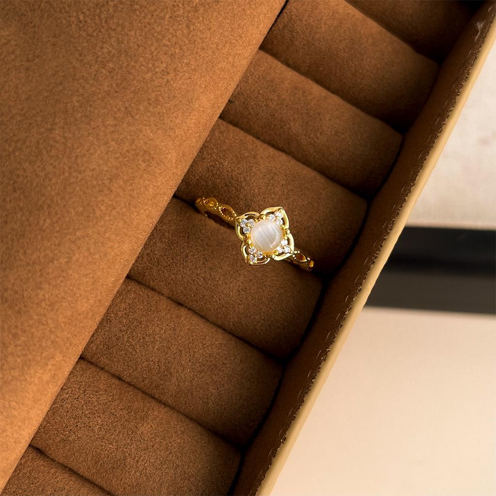 Adjustable Retro High-End Women's Ring: Light Luxury, Artistic Antique Style, Niche Fashion Open Ring