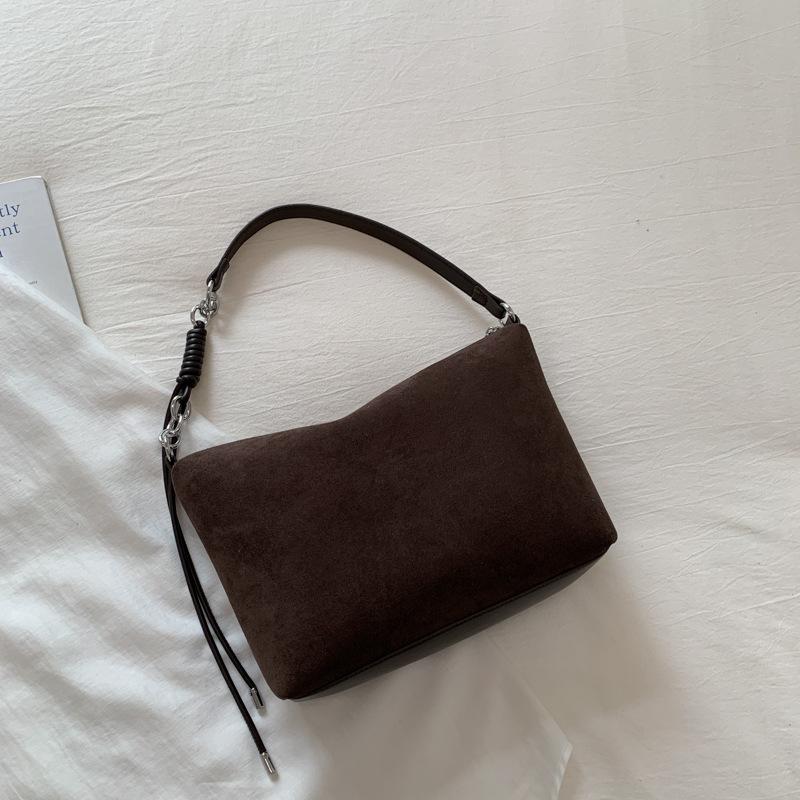 

2025 осень и зима новая матовая сумка подмышку с иностранным газом женская корейская версия повседневная сумка на одно плечо сумка большой вместимости сумка через плечо кофейный