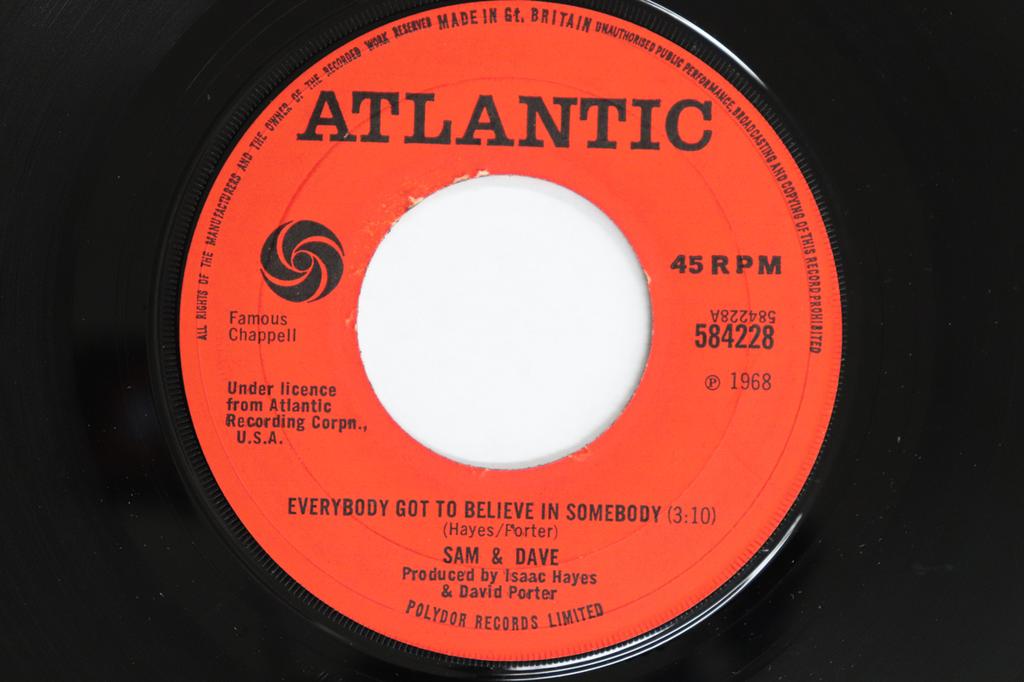 7inch Record SAM & DAVE - Everybody Got To Believe In Somebod 584228 ATLANTIC 1968 UK Soul/Funk Used