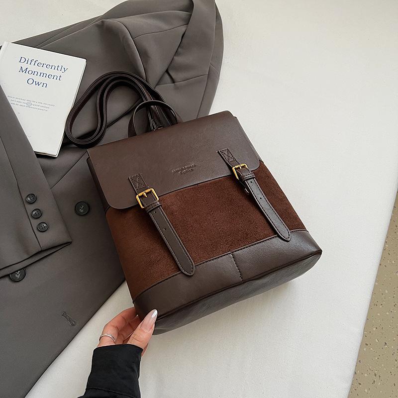 

School bag backpack women s 2025 new autumn and winter leisure high sense niche fashion college student commuter travel backpack темно-коричневого