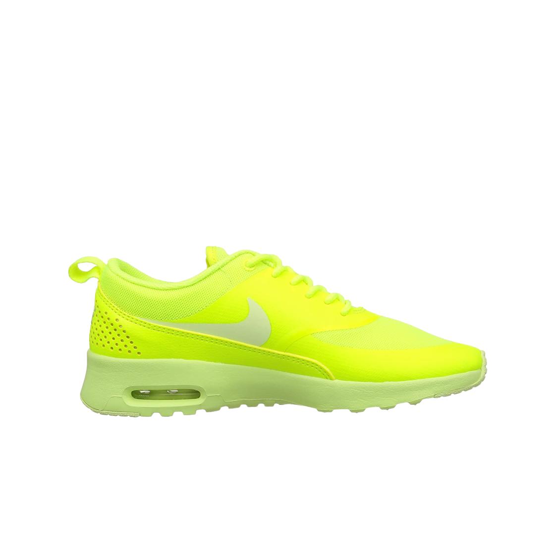 

(в) Nike Air Max Thea Вольт 230