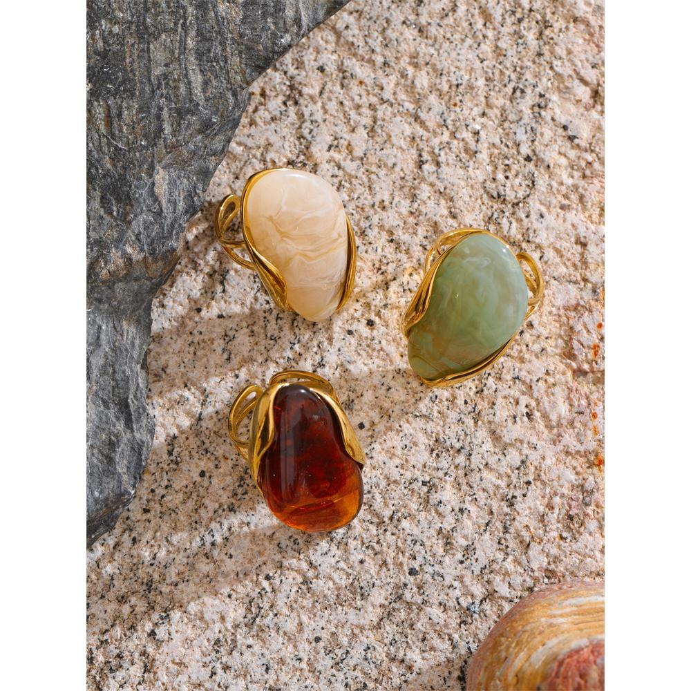 Yhpup Nuevo Diseño Marrón Verde Beige Resina Geométrica Anillo Ajustable Acero Inoxidable PVD Dorado Resistente a la Corrosión Joyería para Dedos Regalo