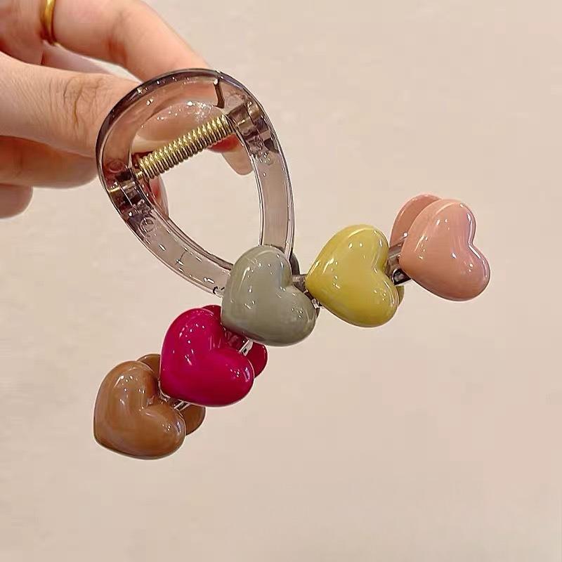 Cute Hairpins At The Back of The Hair Roots Coiled Hair and Shark Clip Headwear
