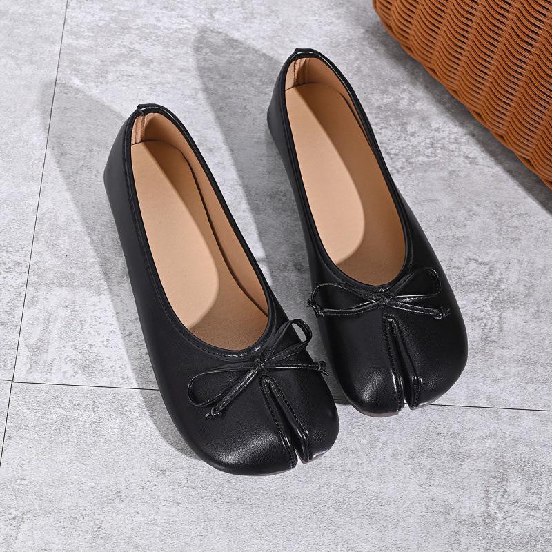 Scarpe Basse da Donna in Morbida Pelle con Punta Divisa e Fiocco - Collezione 2026: Versatile, Bocca Stretta, Design Slip-On