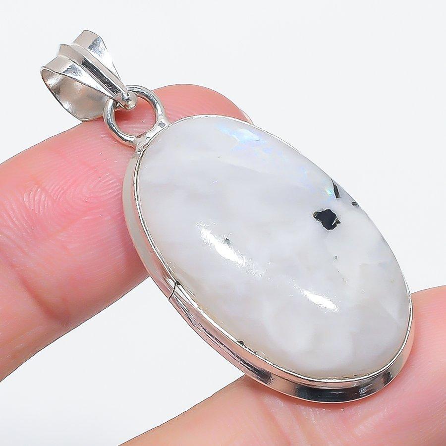 

Natural Moonstone Gemstone 925 Sterling Silver Jewelry Pendant 1.97 T8P06