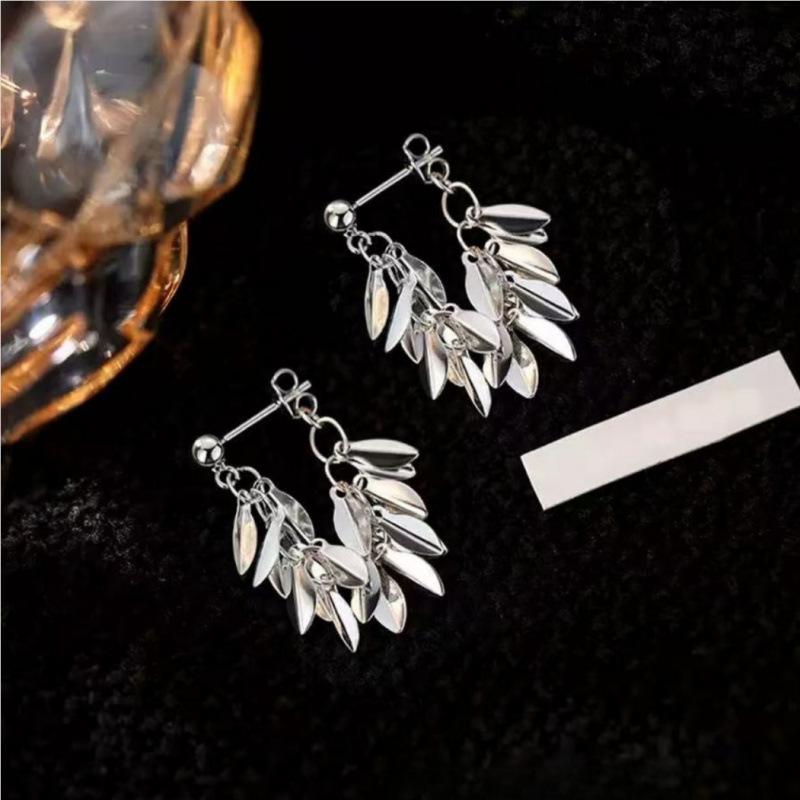 

Exquisite wheat ears silver fringed leaf earrings atmosphere earrings light luxury retro design high-end niche earrings