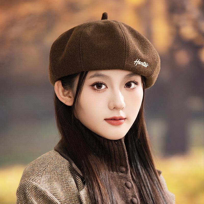 Versatile Embroidered Beret for Women In Autumn and Winter Outdoor Casual Painter Hat Big Head Circumference Showing Face Small Octagonal Hat