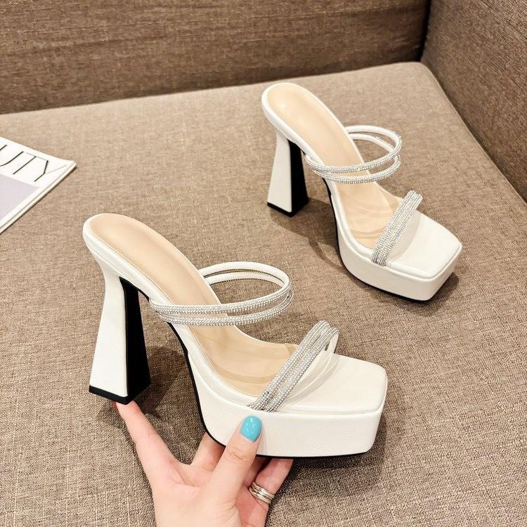 

Foreign trade rhinestone one-word strap high heels 2025 European and American fairies thick-soled waterproof platform open-toed fashion thick-heeled 34 белый