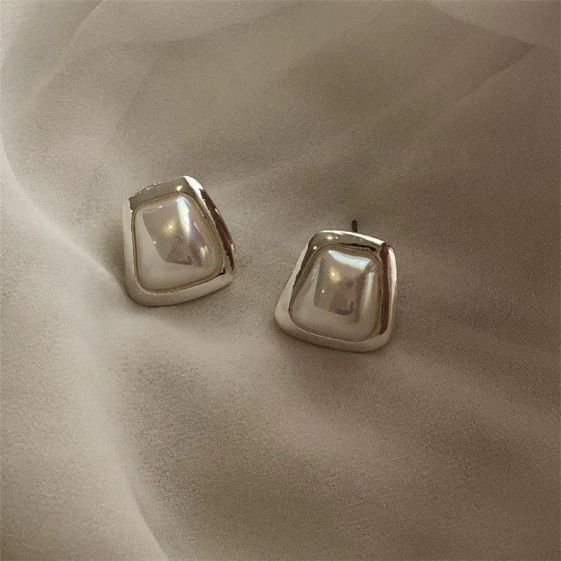 French Geometric Pearl Stud Piercing Earrings For Women Lady Fashion New Jewelry Gift Party Wedding bijoux femme