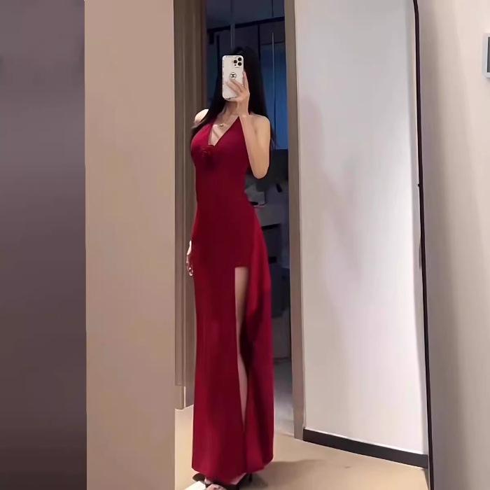Elegant Red Floral V-Neck Halter Gown with Slit - Spring/Autumn Collection Medium красный