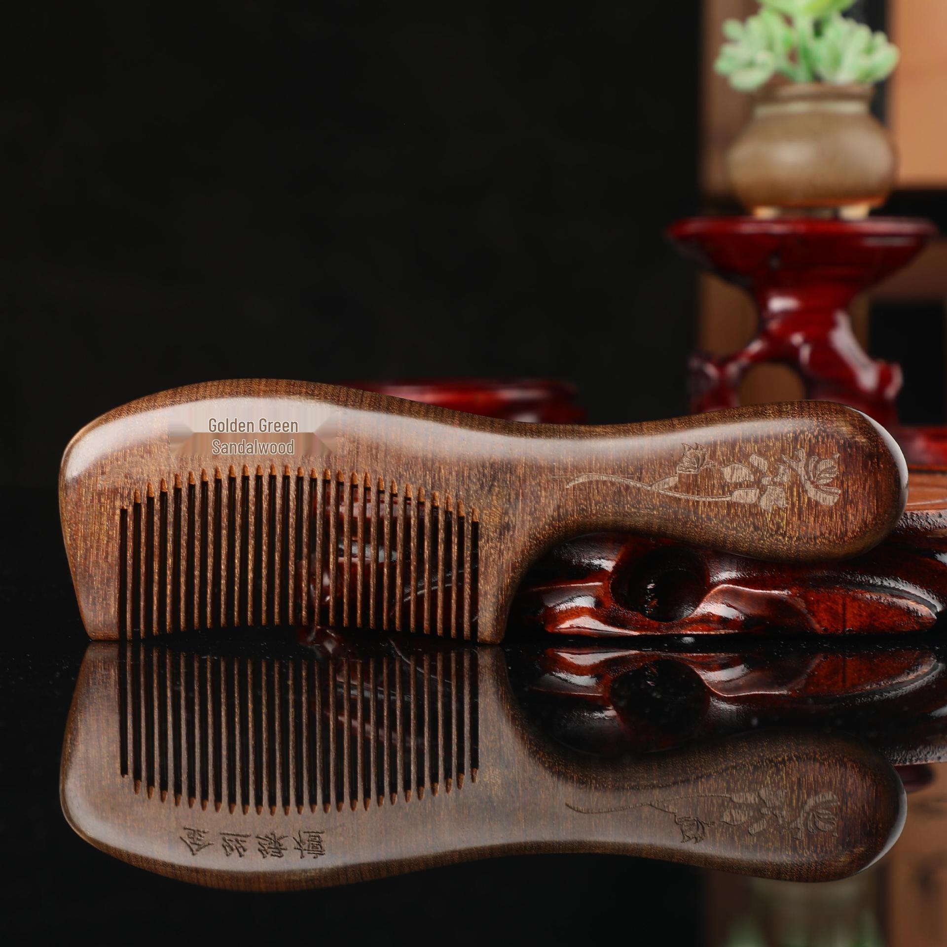 

Гребень из золотого сандала с длинной ручкой для мужчин и женщин – резной дизайн, идеально подходит для длинных волос и массажа.