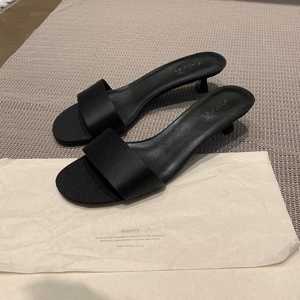 Grape Mother Has the Same Minimalist Temperament, Casual and Versatile Word with High Heels, Women's Summer Round Head Kitten and Cool Slippers.