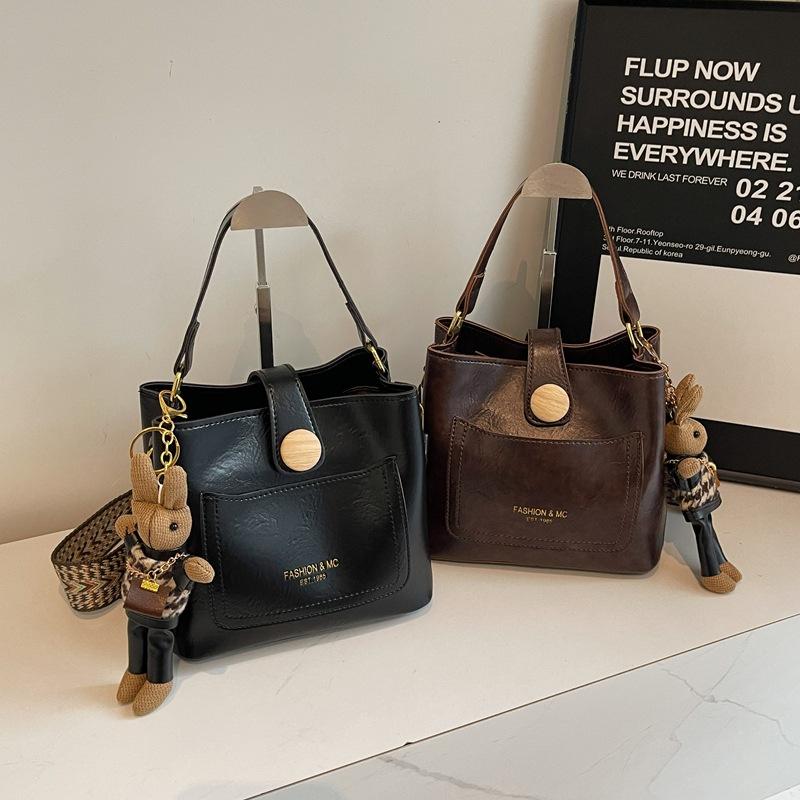 Bag Women's New Autumn and Winter Retro Bucket Bag Niche Design Texture Shoulder Bag Broadband Fashion Portable Messenger Bag