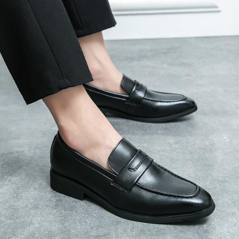 Designer Wedding Shoes Men's Loafers Slip-On Derby Shoes Retro Business Leather Man Shoes Casual Social Dress Shoes