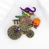 Bezaubernde Hexe auf Fahrrad Kürbis Brosche Legierung Schmuck Accessoire Für Halloween Outfit