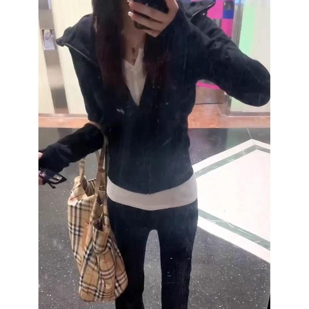 Spot Black Slim Fit Waist-Cinched Hooded Sweatshirt for Women, Autumn New Style, Slimming & Versatile Fall Wear.
