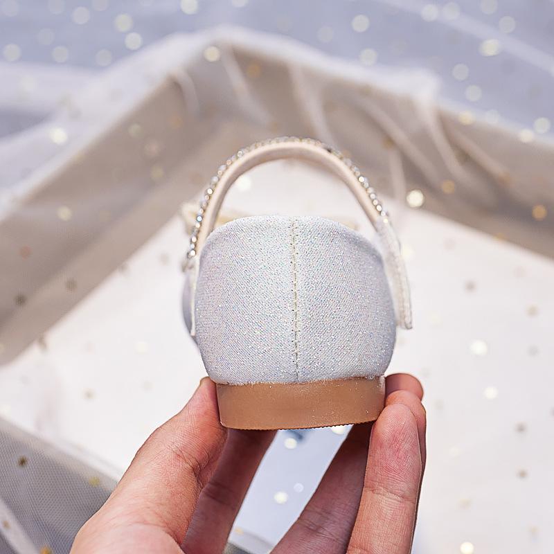 Girls' 2025 Autumn Princess Shoes: Stylish Round Toe Soft Soles with Shiny Bow Crystal Design