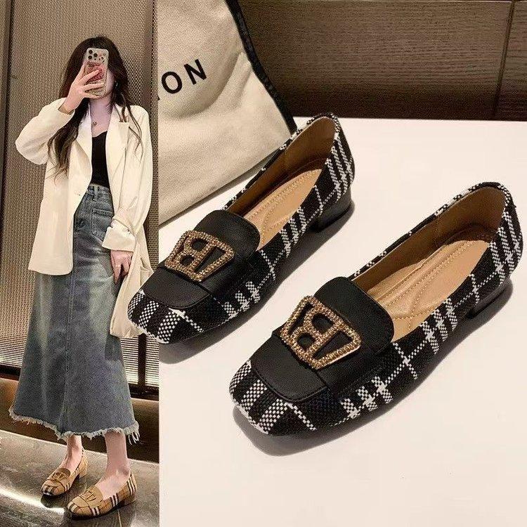 Xiaoxiangfeng Plaid Color Matching High Heels Women's 2025 Autumn New Metal Buckle Fashionable Versatile Thick Heel Light Mouth Single Shoes