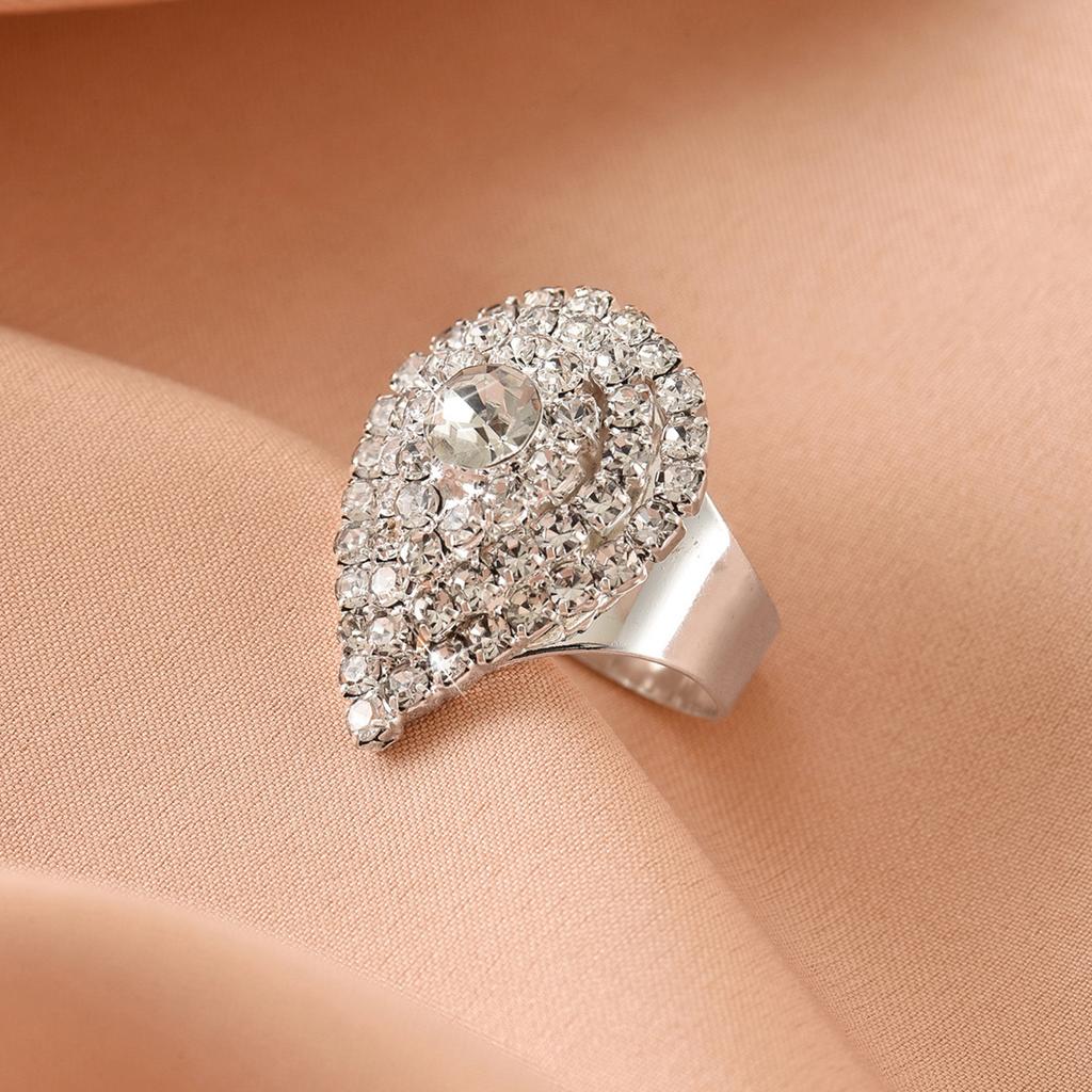 Europäischer und amerikanischer grenzüberschreitender High-End-Funkelnder Strassring, geometrischer Designring für Damen, Ring