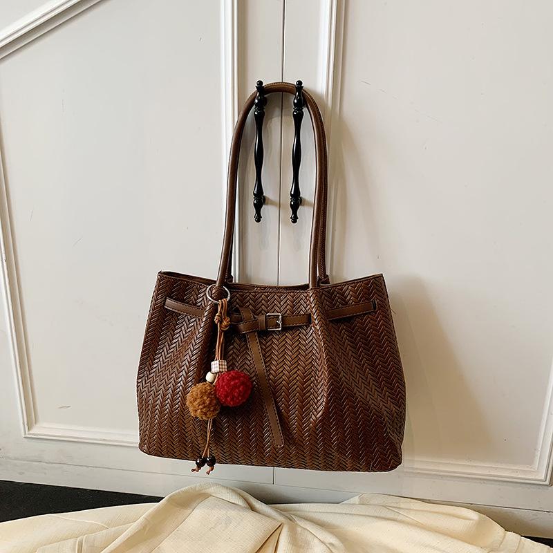 Retro Bag Women's Large Capacity 2025 New Autumn and Winter Versatile Woven Bag Shoulder Bag Casual Commuter Tote Bag