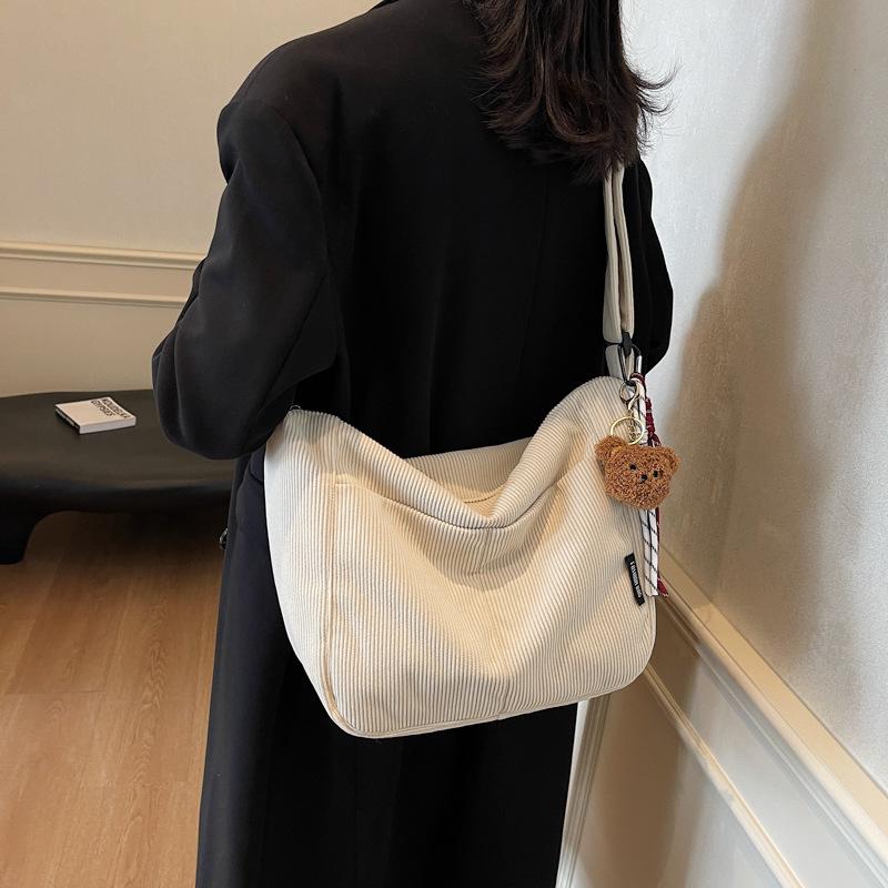 Large Capacity Commuter Bag Japanese Retro Corduroy Dumpling Bag Solid Color Versatile Messenger Bag Girl Shoulder Bag