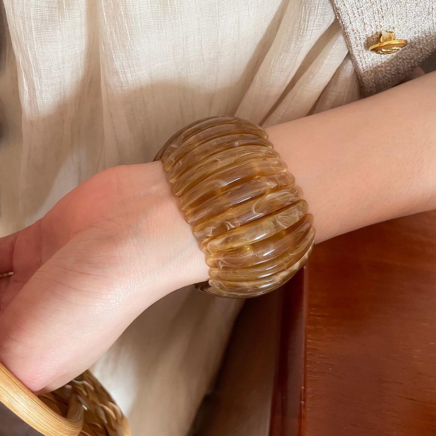 Iridescent Acrylic Semicircle Elastic Bracelet - Fresh & Sweet High-End Women's Jewelry 2025.