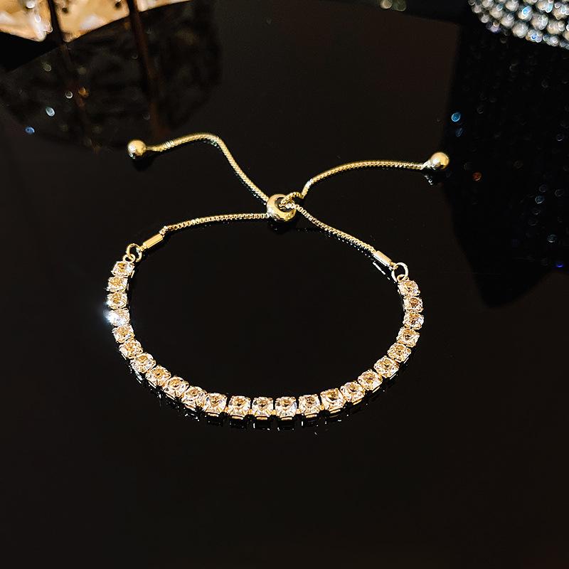 Nuovo Bracciale da Donna Regolabile Placcato Oro Lucido Completamente Intarsiato di Strass Forma a Goccia Moda Bracciale in Zircone Gioiello Regalo