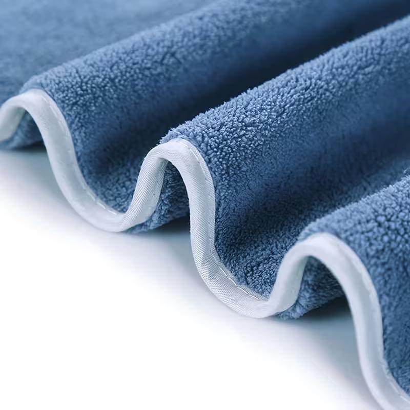 Quick-Dry Absorbent Bath Towel Wrap with Secure Buckle and Pocket for Gym, Spa, Sauna, and Shower