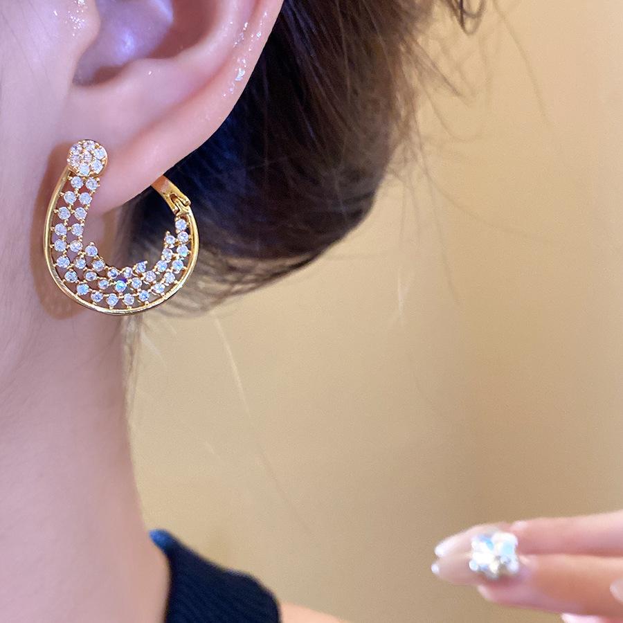 Real gold electroplated zircon flower ear buckle European and American retro fashion temperament earrings light luxury high-end earrings women