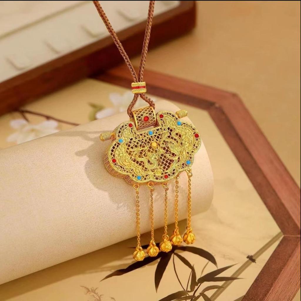 Gold Sand Eight Treasures Compass Pendant Necklace with Gourd Charm for Women
