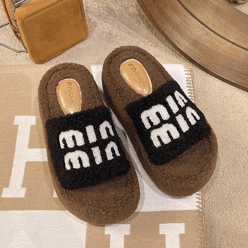 Casual outer wear Korean version of the letter Mao Mao one-word drag women 2025 autumn and winter new warm and velvet thick-soled cotton slippers tide