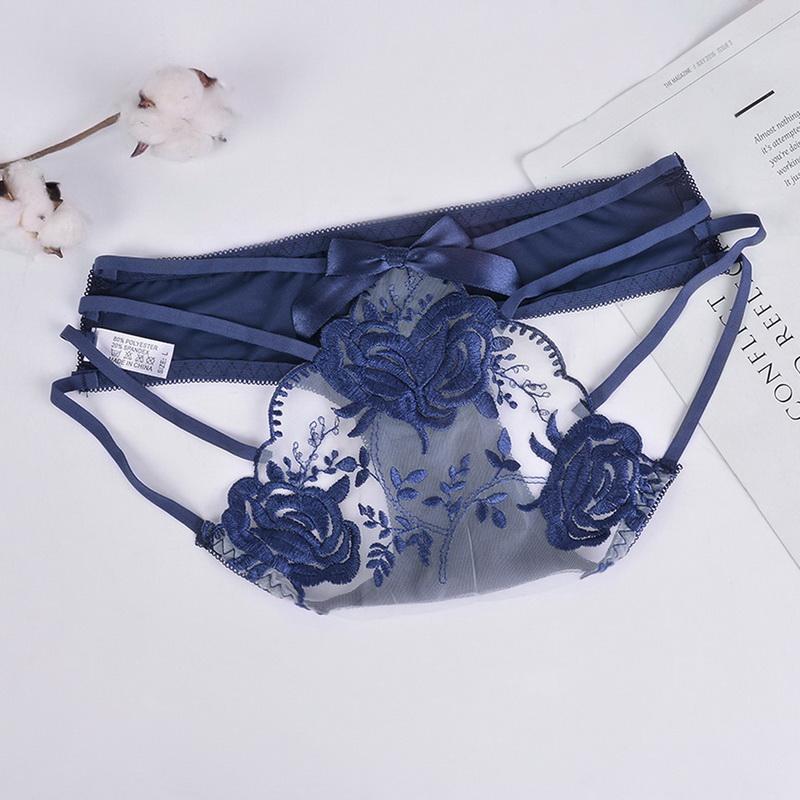 Ausgehöhlte Mädchen-Slips für Damen, transparent, atmungsaktiv, niedrige Taille, bestickte Hosen, sexy, glamouröse Damen-Unterhose