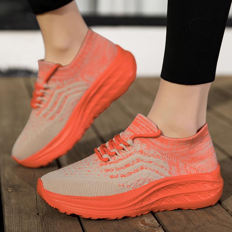 New large size fly-woven mesh breathable shoes soft sole non-slip lightweight casual shoes sports shoes