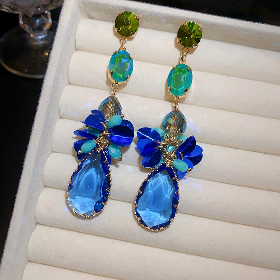 New Arrival Fashion Diamond Encrusted Round Crystal Sequin Water Droplet Pendant Earrings Elegant Earrings Luxury Earrings