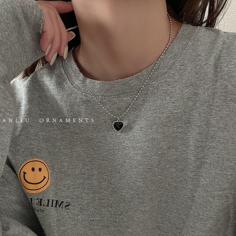 

Metal Big Heart Necklace Female Long Sweet Cool Sexy Wind Minority Simple Twin Three-Dimensional Peach Heart Necklace Jewelry Small black Heart