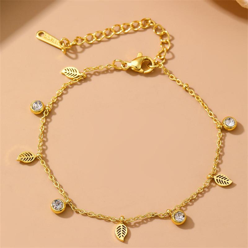 

Zinc Alloy Pendant Necklace With Gold Electroplating And Ring Element For Womens Daily Style Bracelet