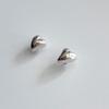 Melliv Silver Simple Point Heart Earrings_mve20