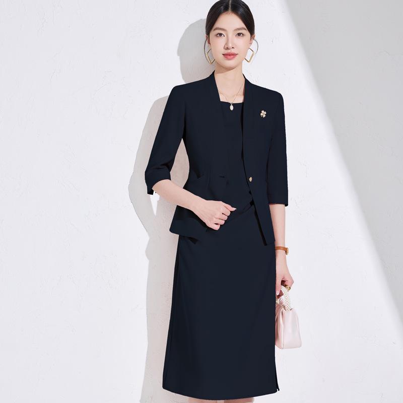 2025 Women's White Blazer: High-End Professional Attire with Goddess Style for the Workplace