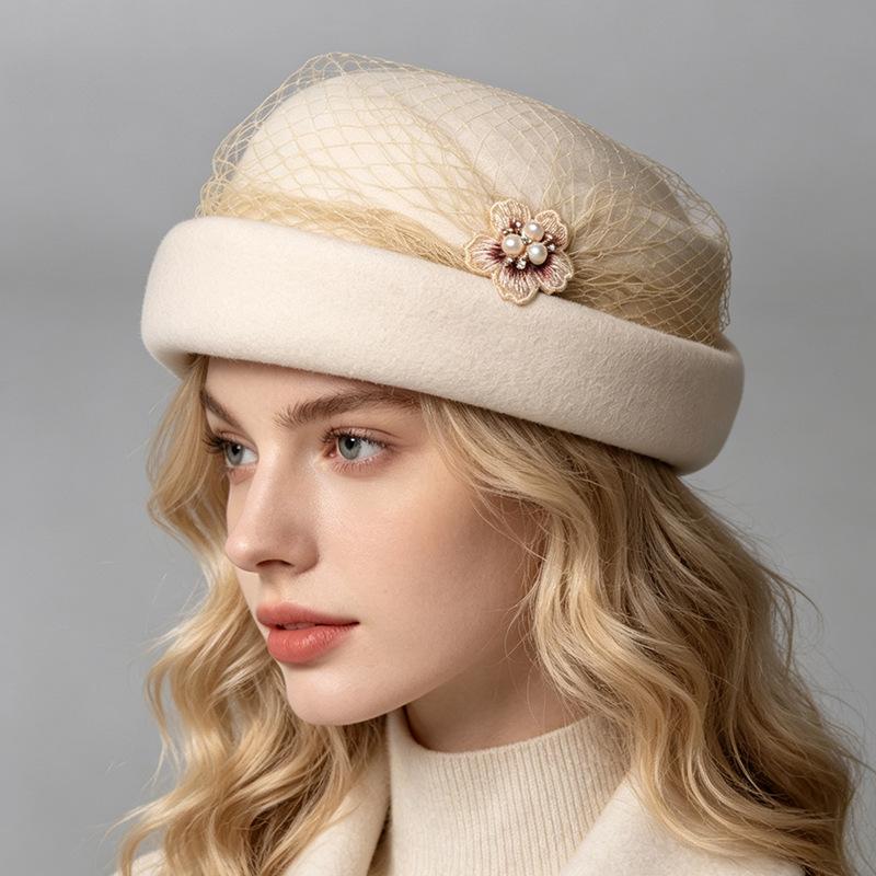 Hepburn-Stil elegantes Netz-Perlen-Baskenmützen-Hut Herbst und Winter Australische Wolle Society-Mädchen Hut