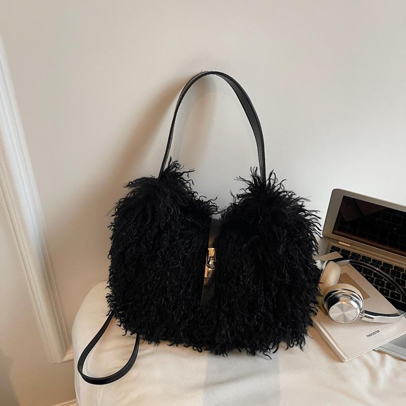 Casual Foreign Plush Portable Bucket Bag Women's 2025 Autumn and Winter New High-value Light Luxury Niche Shoulder Messenger Bag