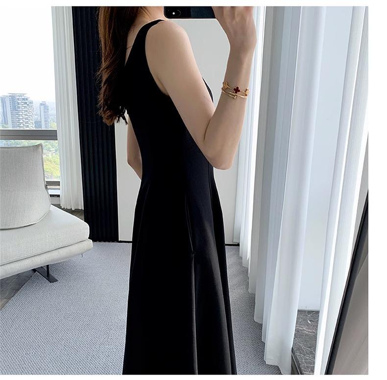 2024 Women's Black Spaghetti Strap Dress - French Style, Waist-Hugging, Hepburn Inspired, Square Neck, High Waist, Over-the-Knee Length