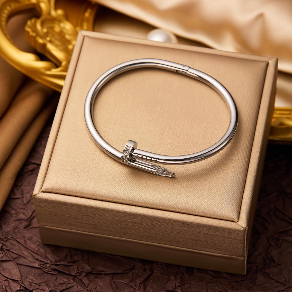 

Новый модный браслет из титановой стали с невыцветающим покрытием для женщин - Универсальные тренды европейского стиля