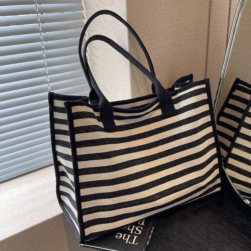 

Large capacity striped tote ladies shoulder new fashion cute cartoon Mickey commuter canvas bag out Standard