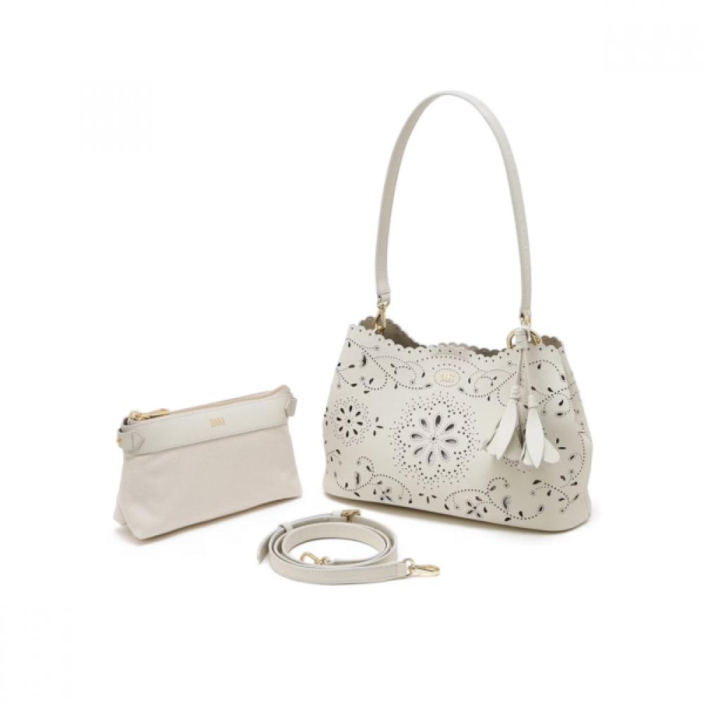 Daks Ivory Leather Flower Punching Shoulder Bag   Dcba6e587iv