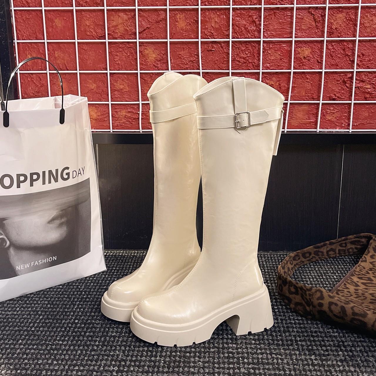 

Осенние новые ботинки с V-образным вырезом, но толстая подошва до колена для увеличения роста, модные ботинки, не рыцарские ботинки 40