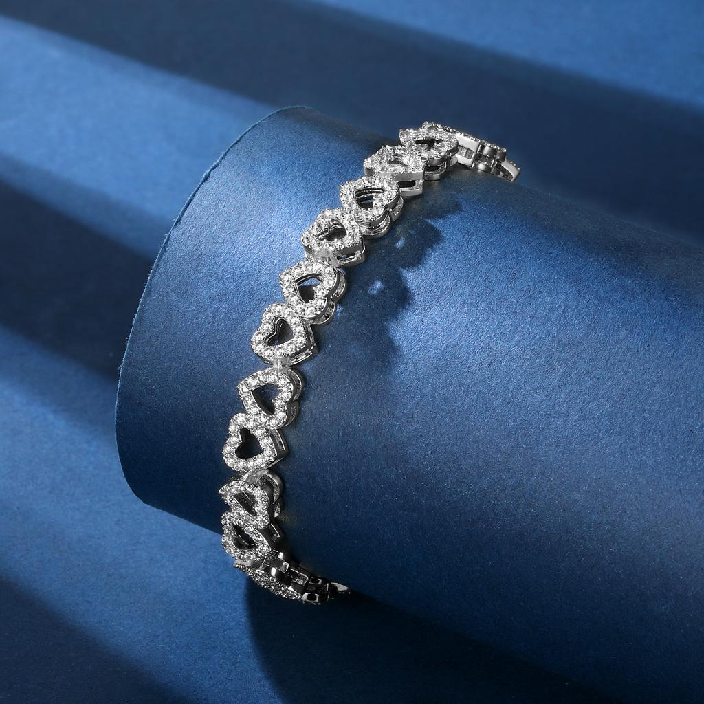 Sparkling Heart-shaped Cubic Zirconia Adjustable Brass Bracelet for Women Trendy Minimalist Elegant Dainty Fashion Platinum/Gold