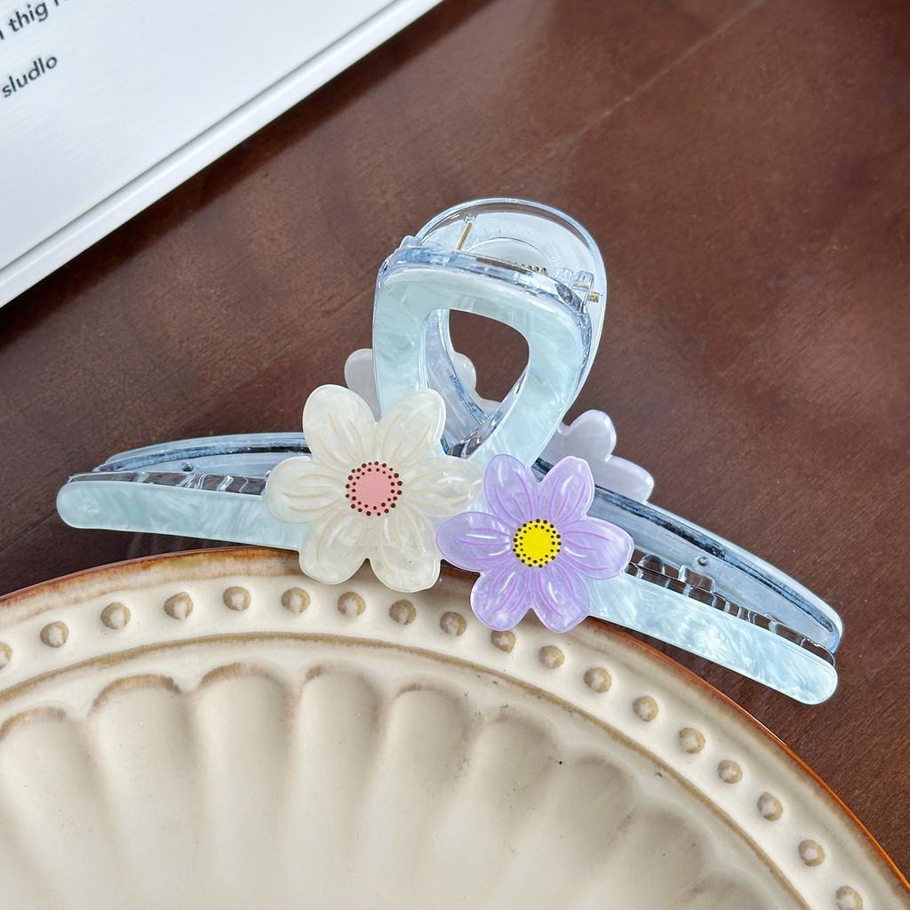 Color Charming Candy Flower Hair Clutch Clip Versatile Accessory For Use Everyday