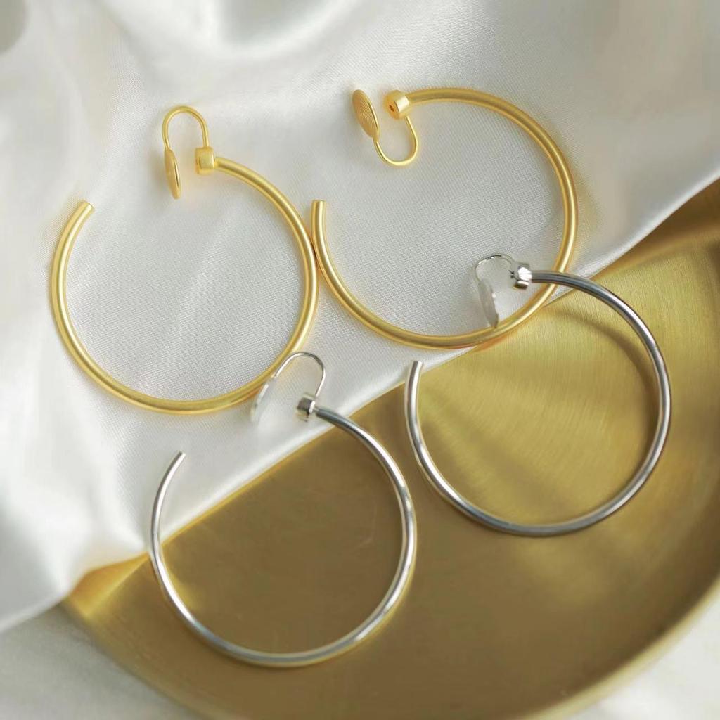 Zhao Lusi Style Simple Mosquito Coil Earrings - Versatile Winter Ear Clips In Round and Square Designs