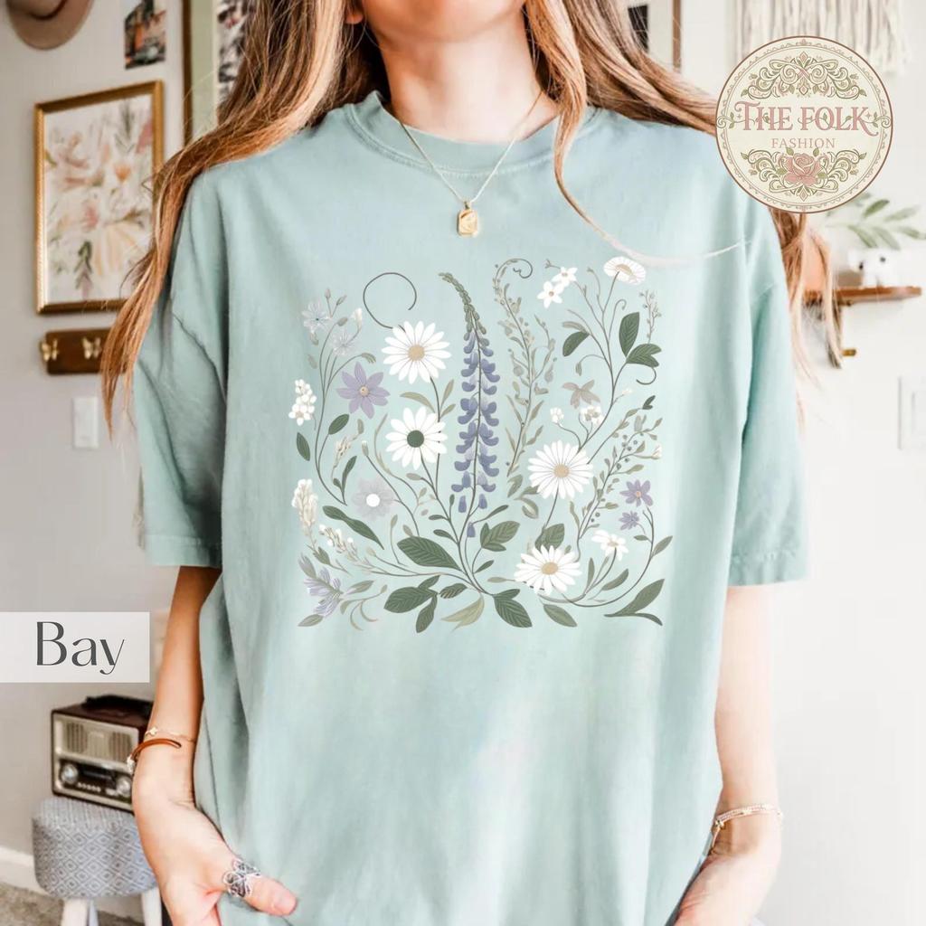 Wildflower Garden Shirt, Botanical Daisy T-Shirt, Cottagecore Aesthetic Clothes, Floral Meadow Tee, Nature Lover Gift,Boho Summer Floral Tee