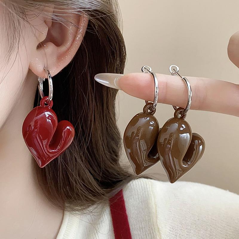 Vintage Irregular Wine Red Heart Shaped Pendant Earrings for Women Fashion Geometric Round Hoop Earrings Party Jewelry Gifts